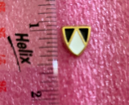 Dominican triangular pin