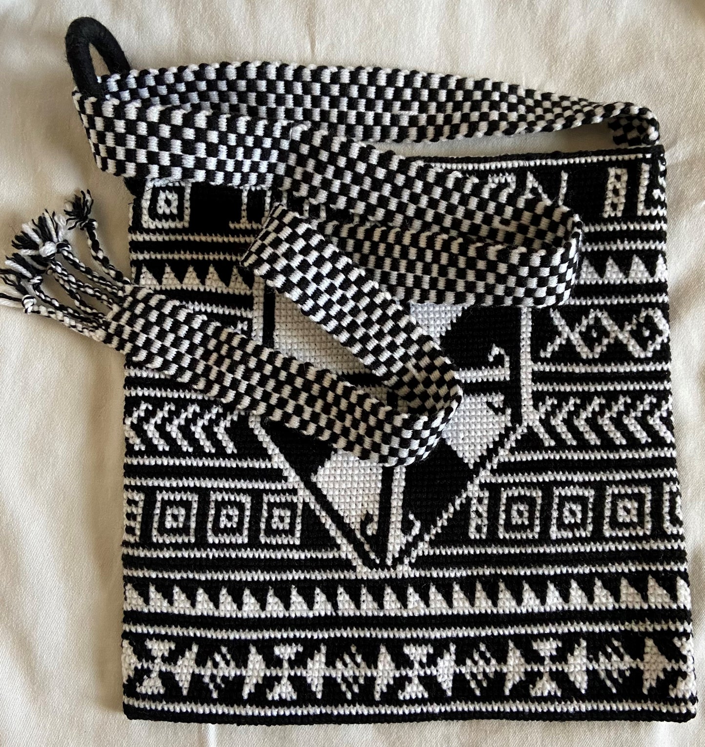 Bag: Black/White Satchel Woven